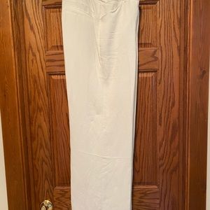 One pair of white Zara wide leg pants.  Size large and never worn